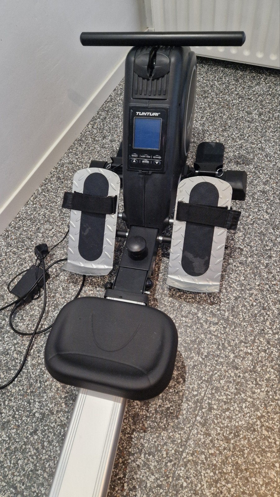 Fijne en praktische Tunturi roeitrainer; mooi en handzaam, Sport en Fitness, Ophalen, Zo goed als nieuw