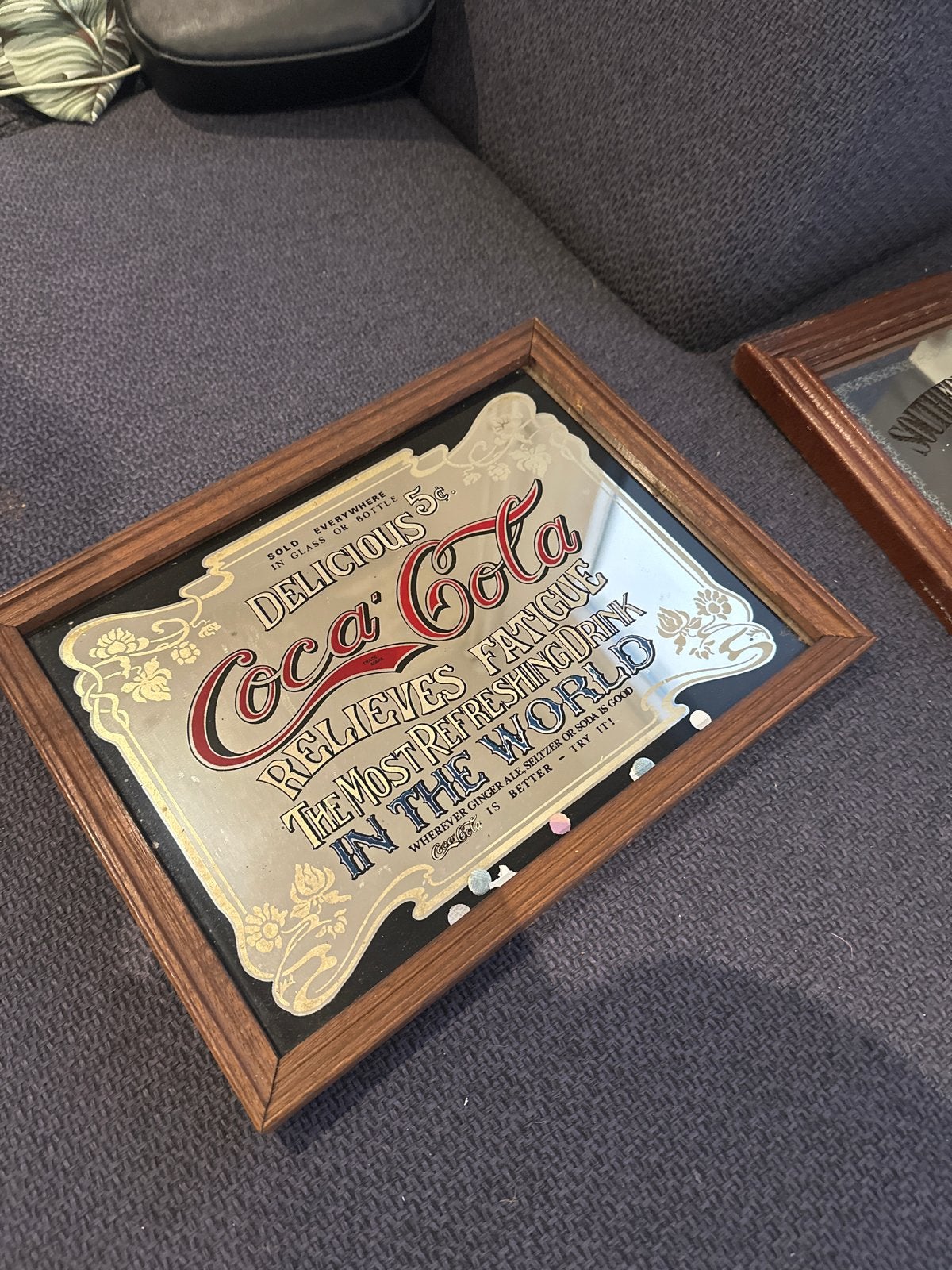 Vintage Coca-Cola spiegel in houten lijst, Ophalen of Verzenden, Rechthoekig, Minder dan 50 cm, Minder dan 100 cm