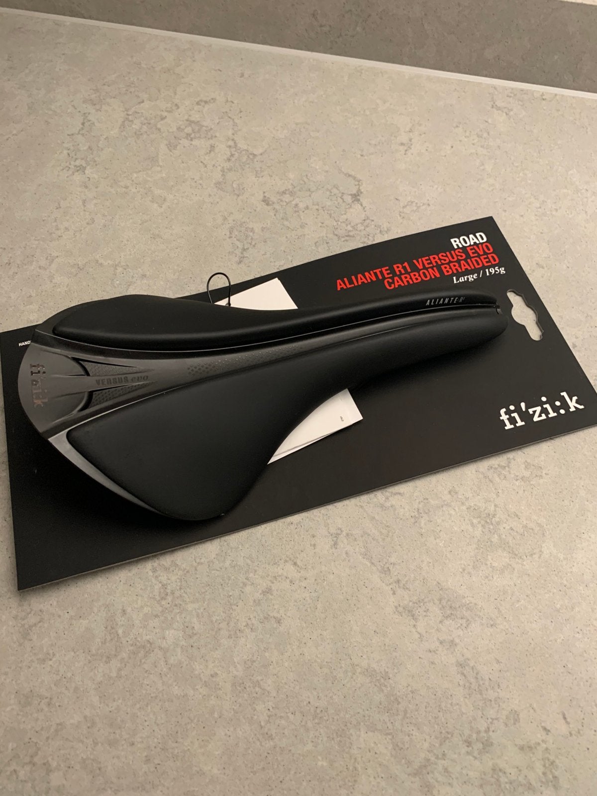 Fizik Zadel Carbon Aliante R1 Versus Evo, Nieuw, Ophalen of Verzenden, Zadel, Racefiets