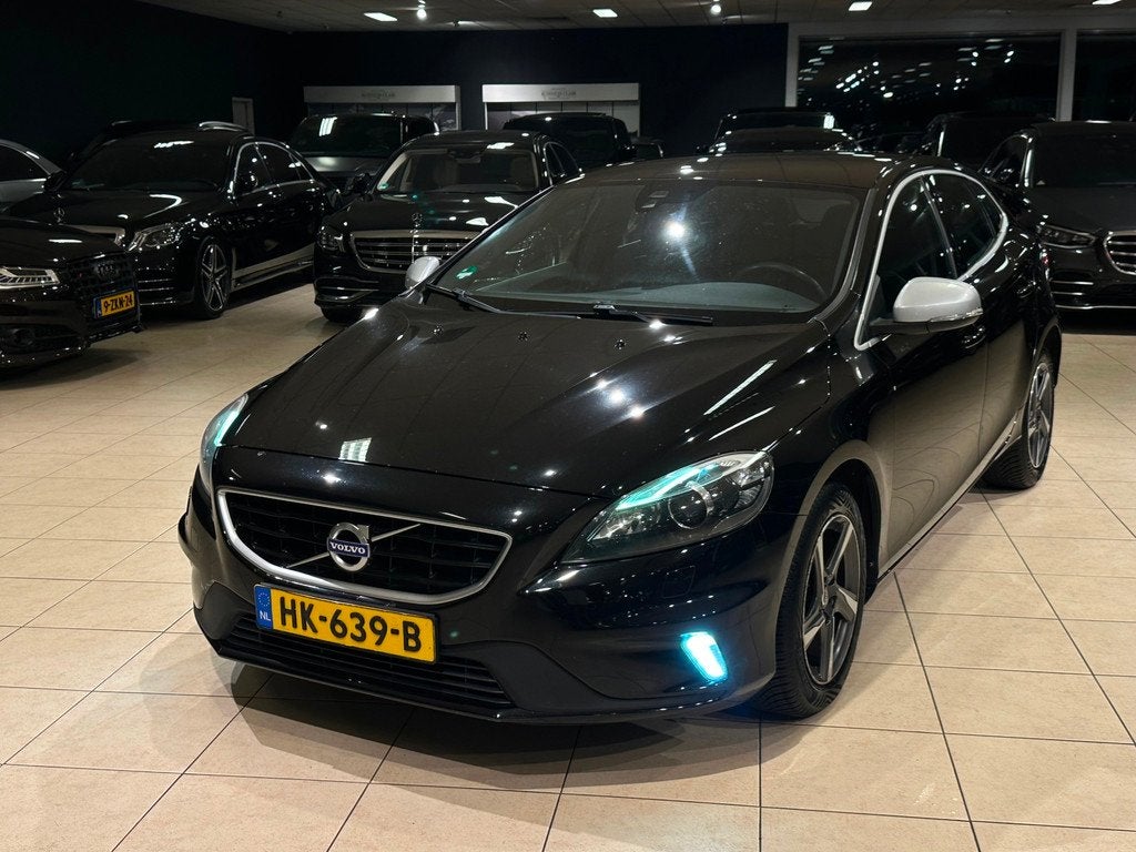 Volvo V40 2.0 D2 R-Design/NL-AUTO/TREKHAAK/LEDER/XENON, Auto's, Voorwielaandrijving, Gebruikt, 4 cilinders, 1969 cc