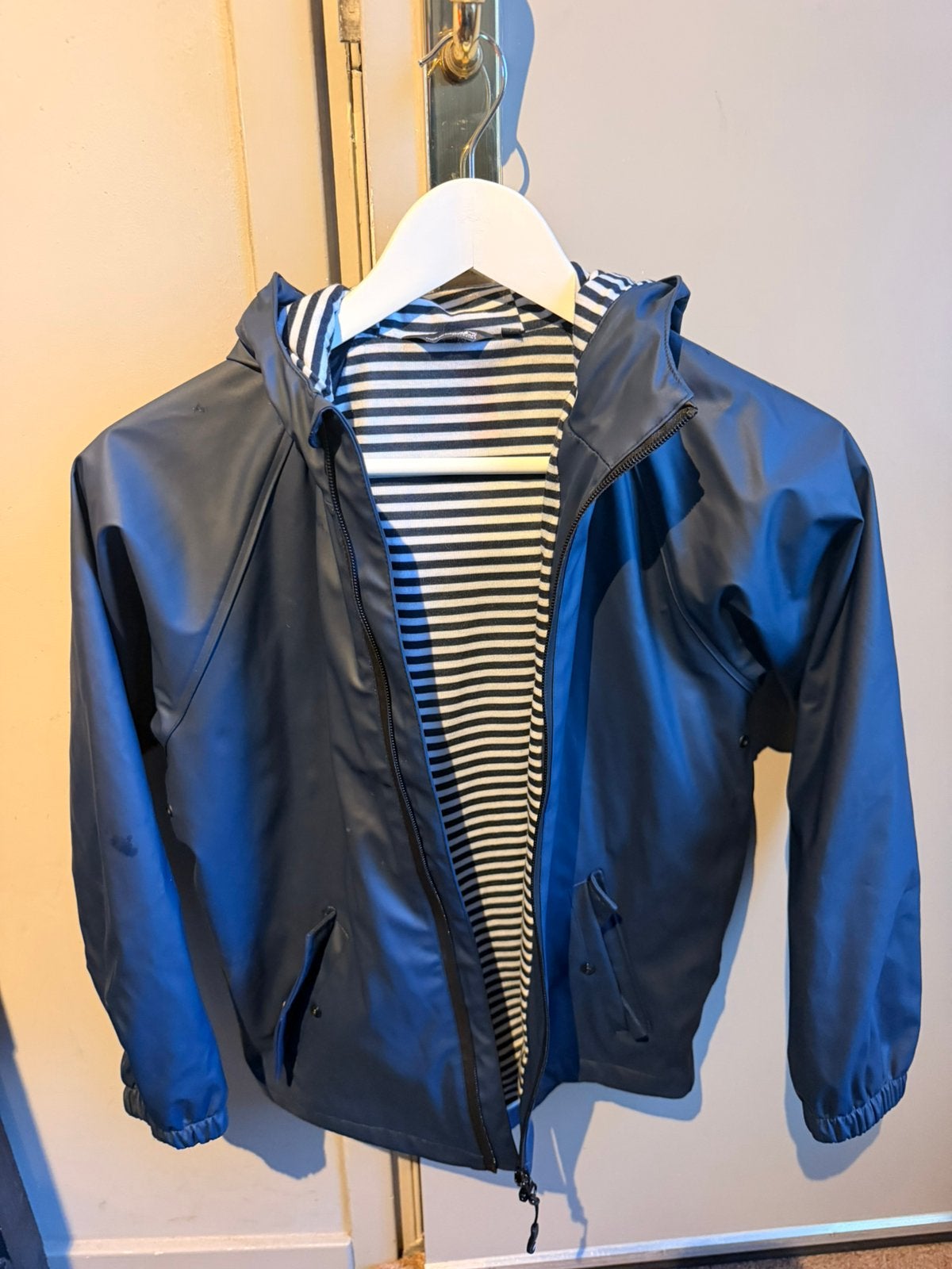 Mountain Peak regenjas donkerblauw maat 140, Ophalen of Verzenden, Zo goed als nieuw, Regenjas