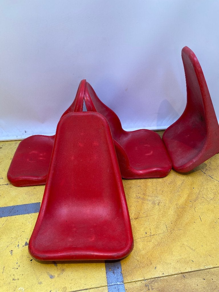 4 originele BERG skelterstoelen rood incl. beugels