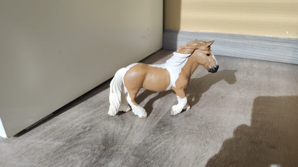 Schleich paard speelfiguur - Bontgekleurd, Ophalen of Verzenden, Zo goed als nieuw