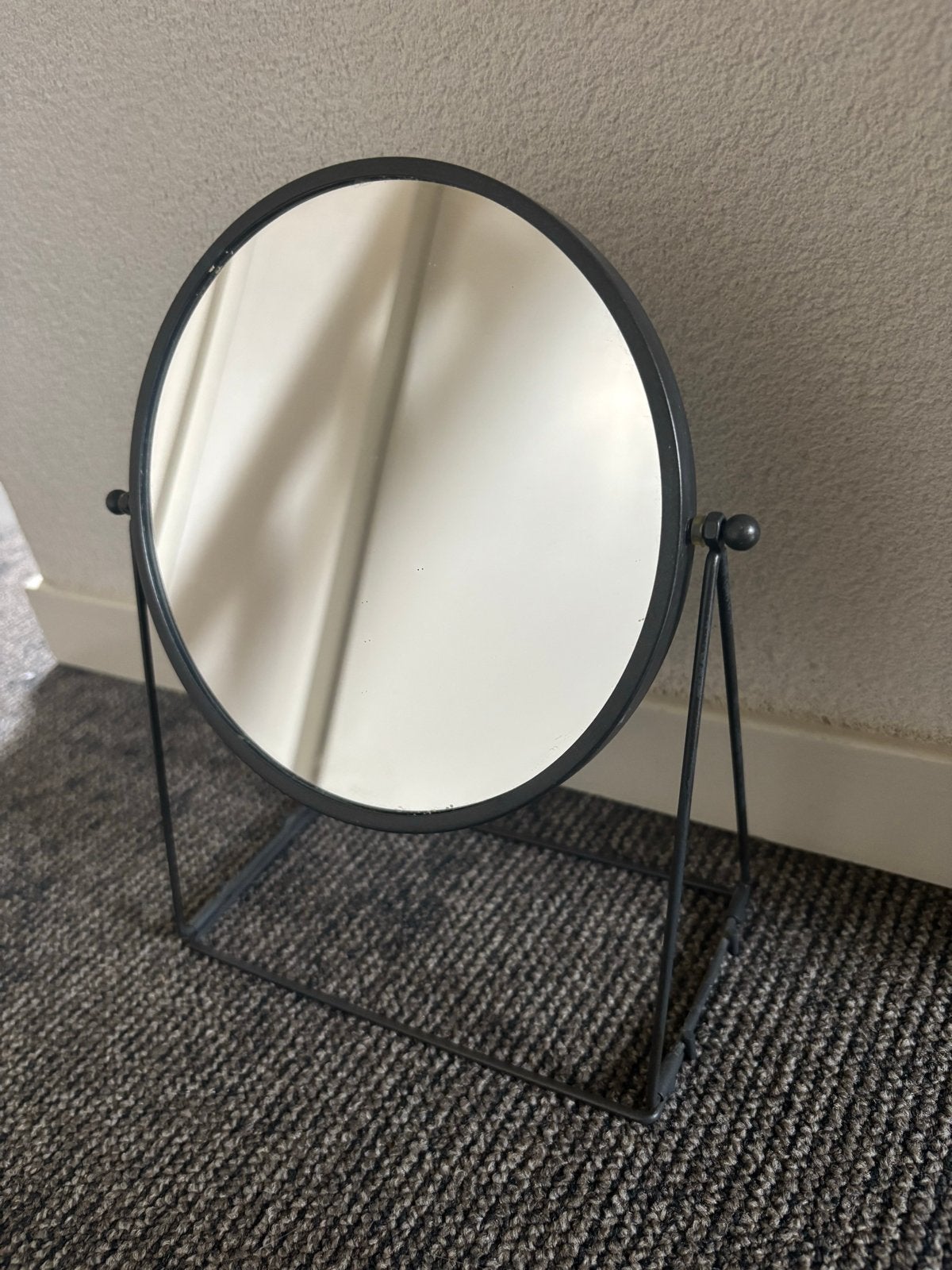 Ronde make-up spiegel met standaard, Huis en Inrichting, Woonaccessoires | Spiegels, Minder dan 50 cm, Gebruikt, Rond, Ophalen of Verzenden