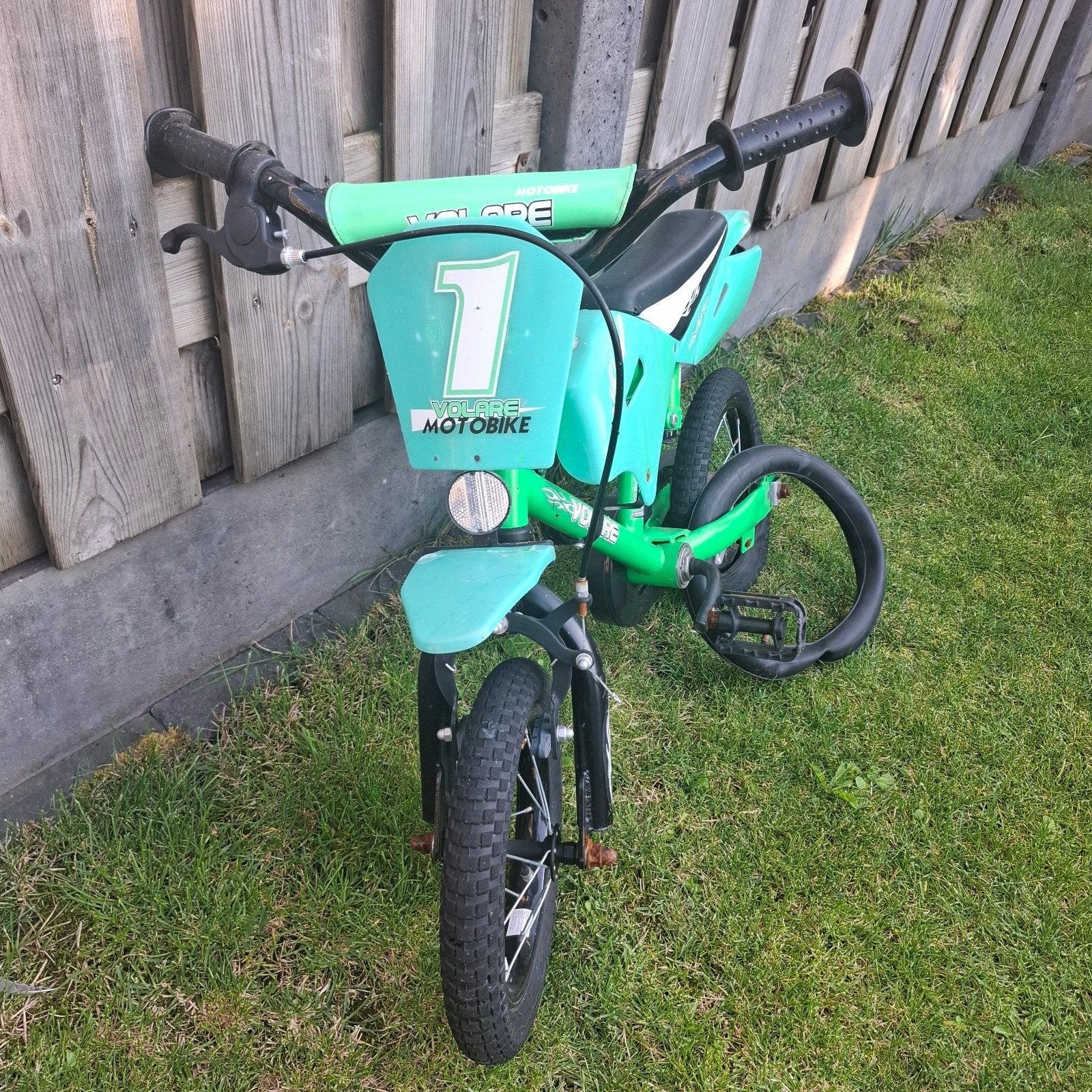 Volare Motobike kinderfiets 12 inch, Ophalen, Terugtraprem, Zijwieltjes, Gebruikt