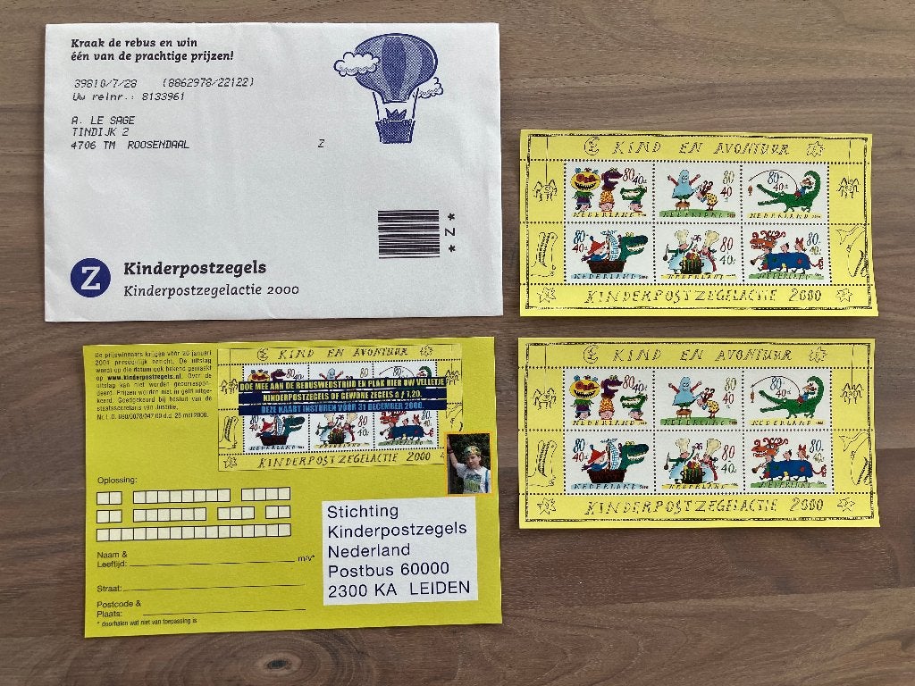 2x Vel Kinderpostzegels 2000 in originele enveloppe, Postzegels en Munten, Postzegels | Nederland, Ophalen of Verzenden, Na 1940