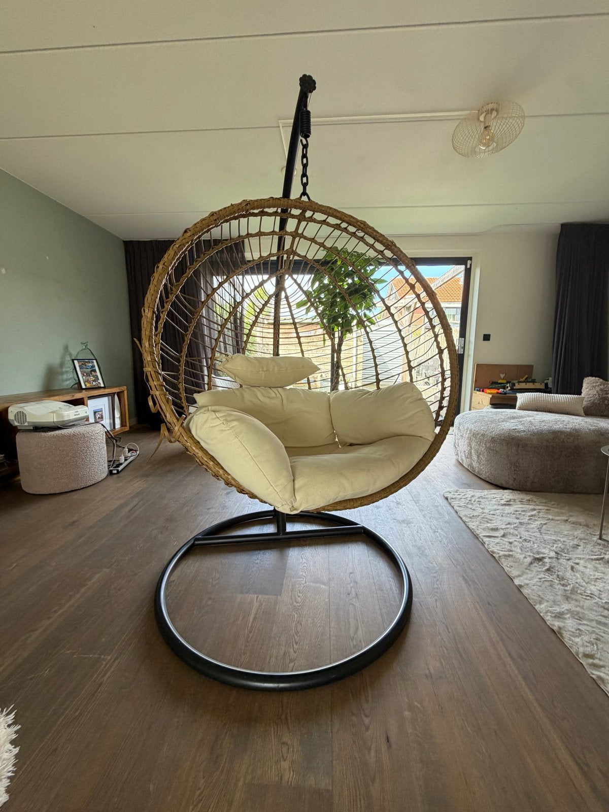 Comfortabele hangstoel met standaard, Huis en Inrichting, Ophalen, Gebruikt, Overige kleuren, Riet of Rotan