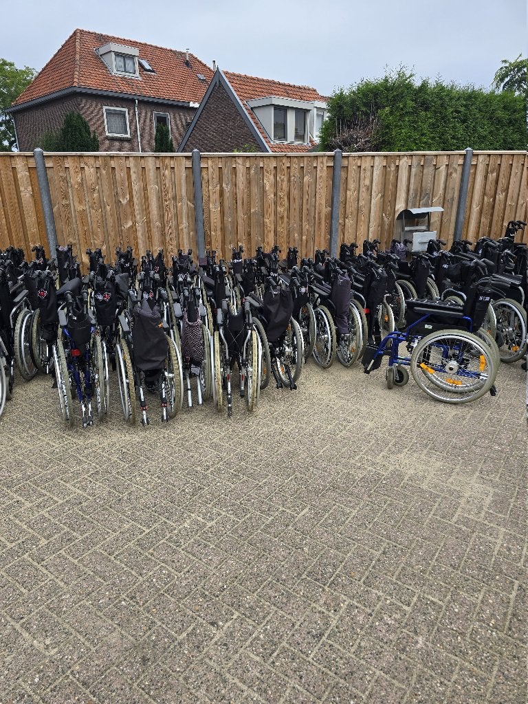 Heel veel inklapbare rolstoelen voor maar 50,00 euro