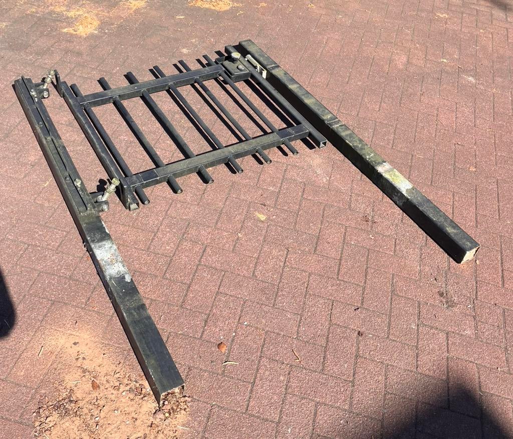 GEBRUIKTE: Zwarte enkele spijlenpoort 1000 X 1000, Ophalen, Met poort, Gebruikt, Spijlenhekwerk