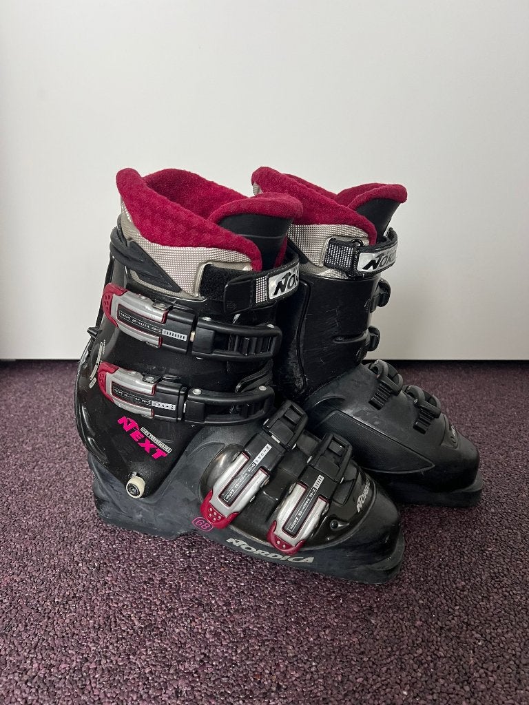 Nordica skischoenen - maat 25,5 (39/40), Gebruikt, Schoenen, Ophalen of Verzenden, Nordica