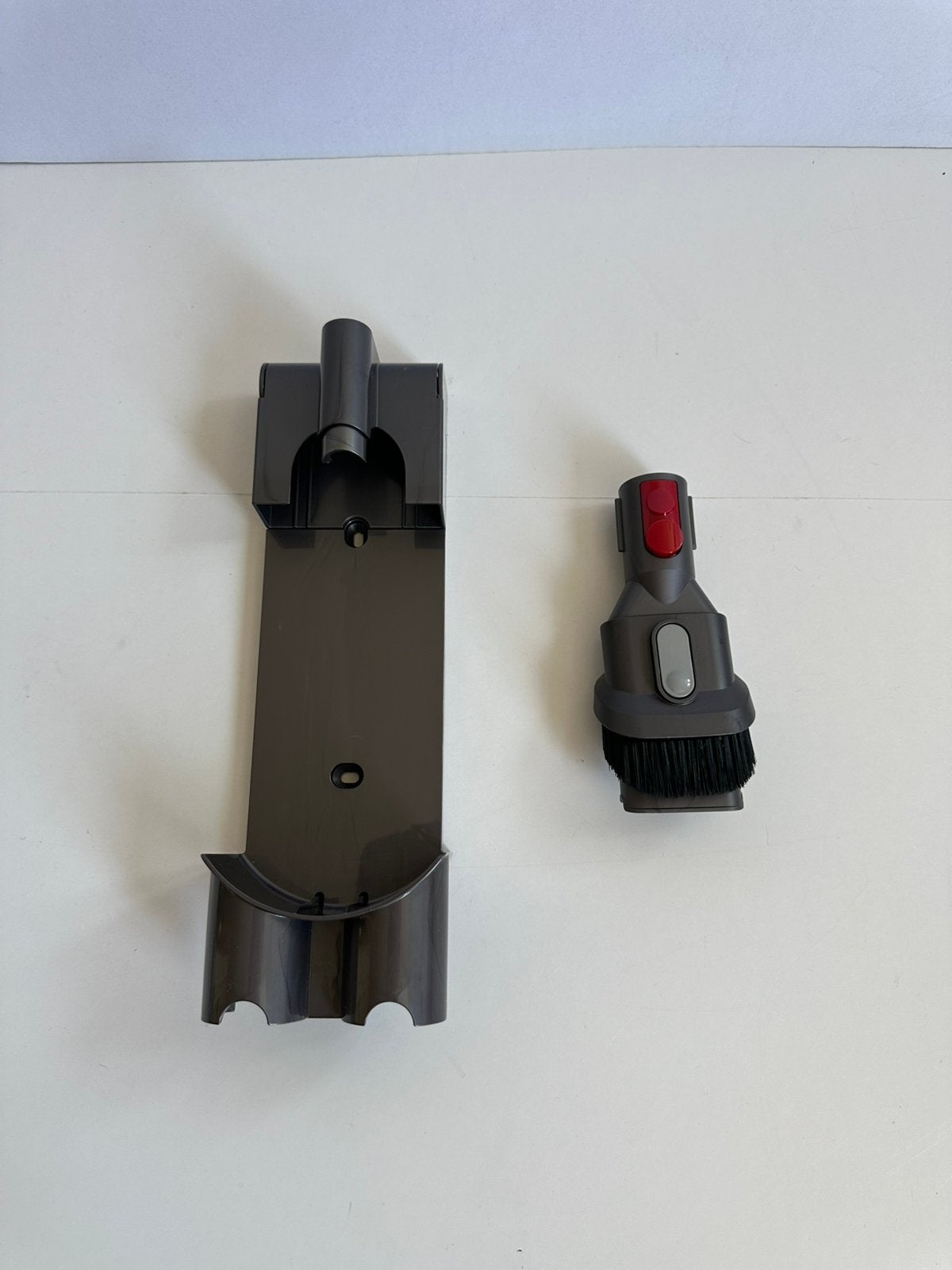 Dyson V7 V8 onderdelen, wandhouder en combinatieborstel, Ophalen of Verzenden