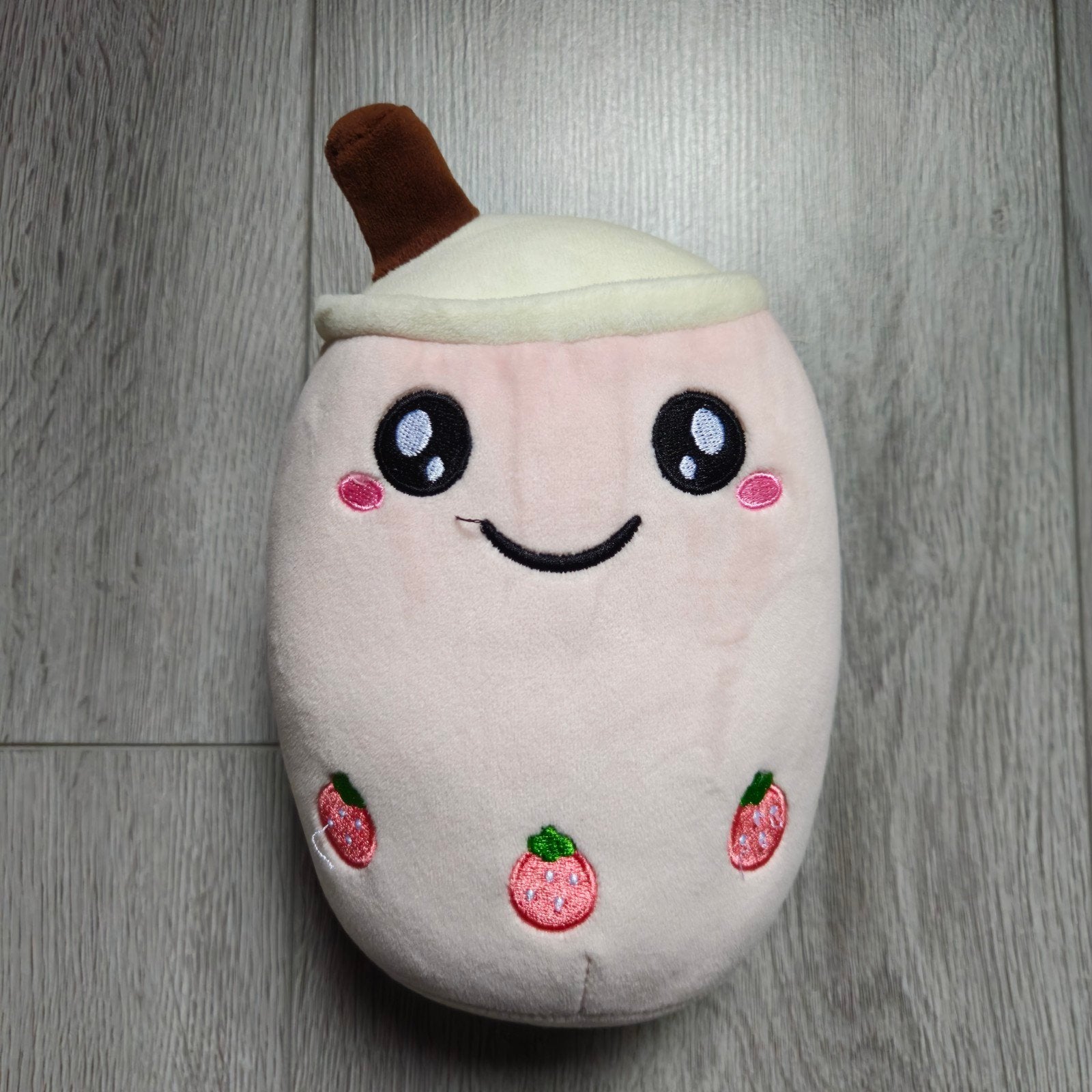 Leuke knuffel Bubble Tea met aardbeien, Overige merken, Overige karakters, Ophalen of Verzenden, Zo goed als nieuw