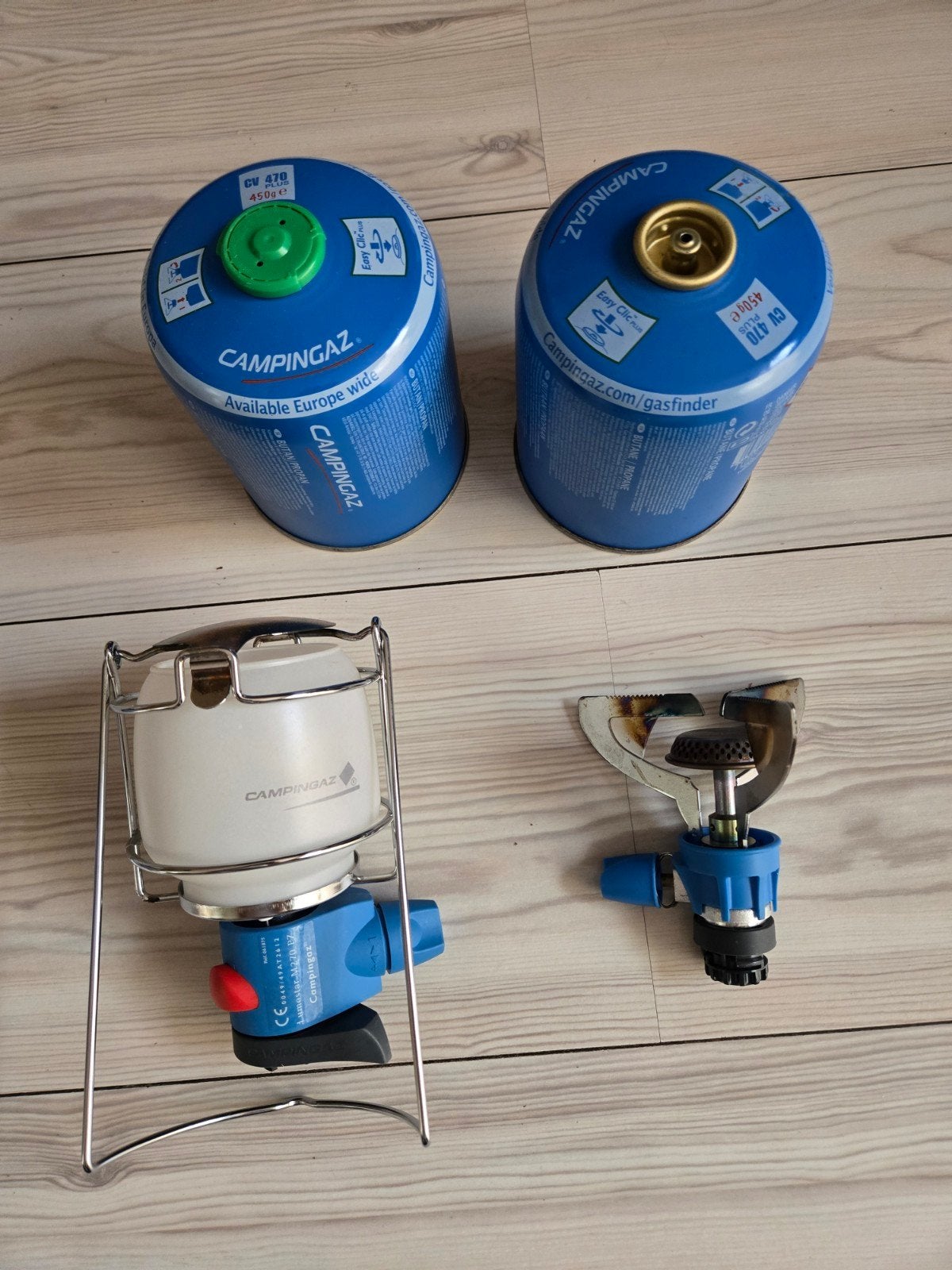 lamp en gastel van campinggas, Ophalen