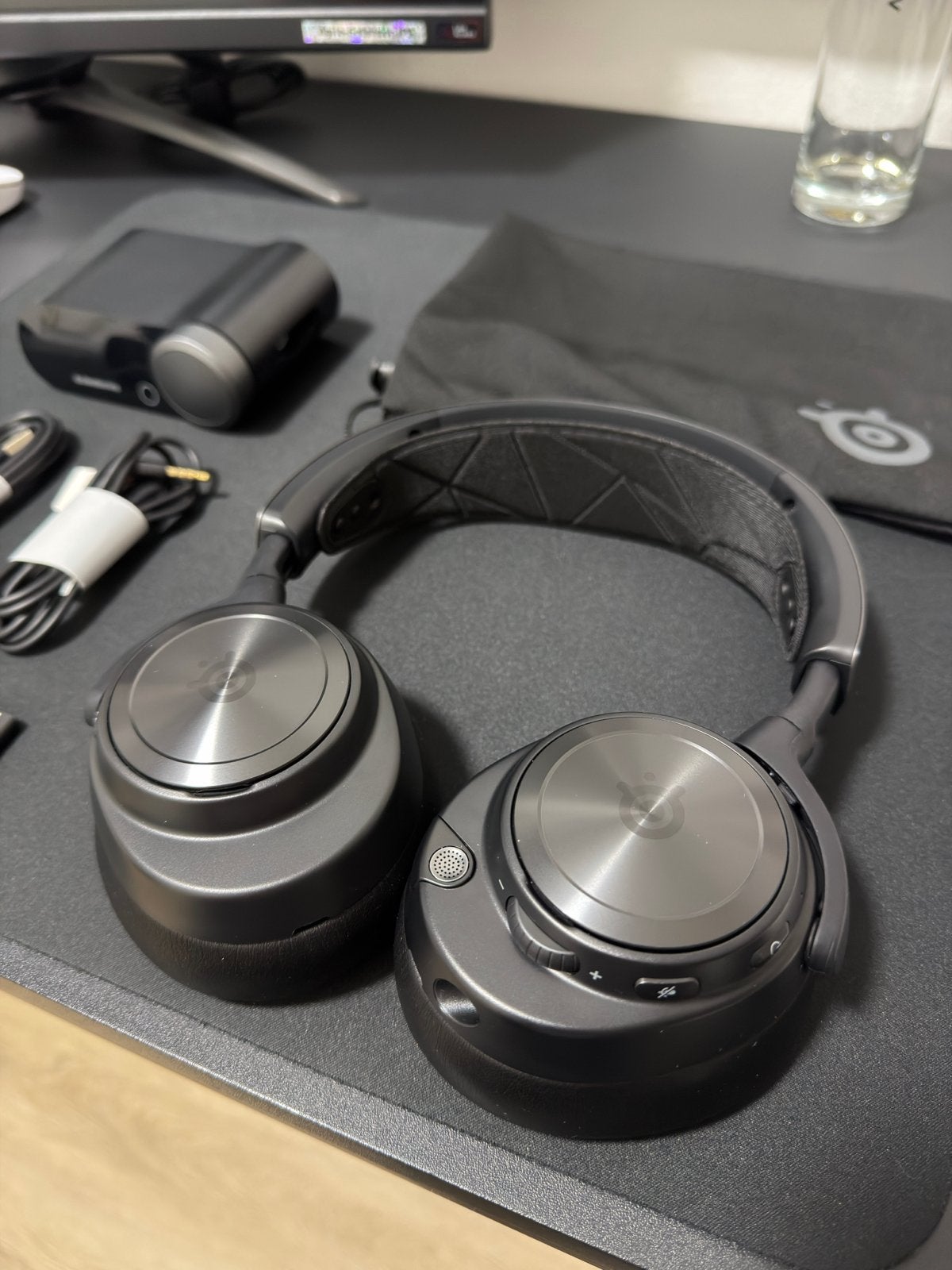 SteelSeries Arctis Nova Pro Wireless Headset, Overige merken, Ophalen of Verzenden, Zo goed als nieuw, Over oor (circumaural)