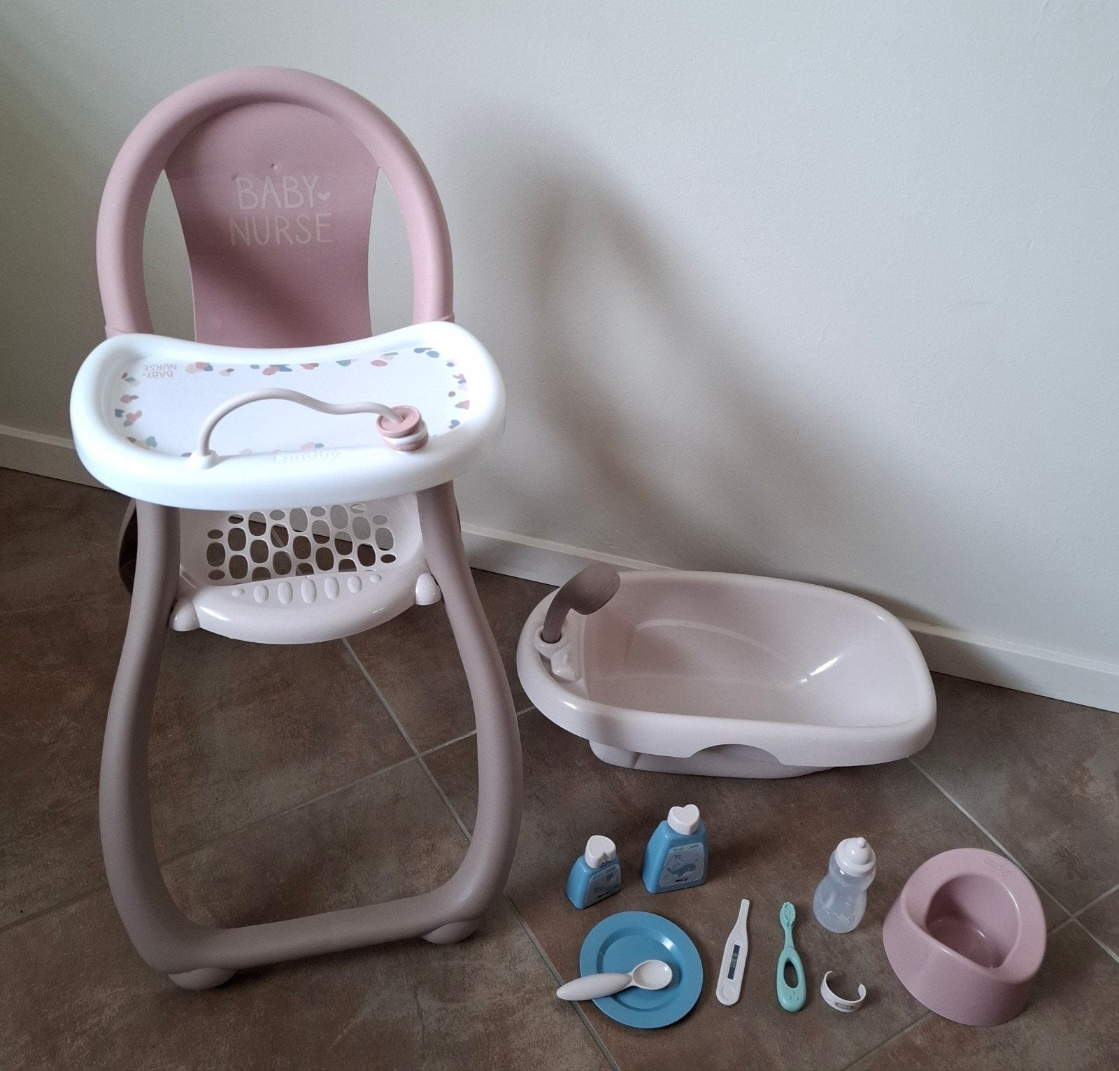 SMOBY poppenstoeltje, badje en accesoires, Ophalen, Zo goed als nieuw, Babypop
