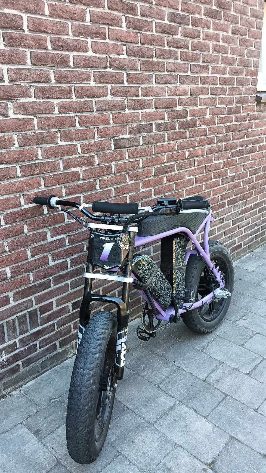 Custom Ouxi V8 dubbele accu, 59 cm of meer, Ophalen, 30 tot 50 km per accu, Overige merken