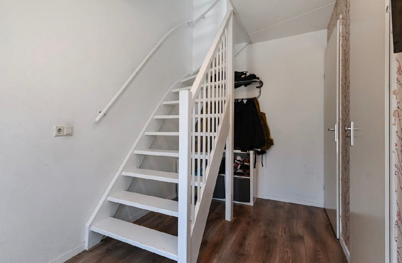Betaalbare en betrouwbare vakman gezocht voor renovatie, Doe-het-zelf en Verbouw, Ladders en Trappen, Ophalen, Zo goed als nieuw