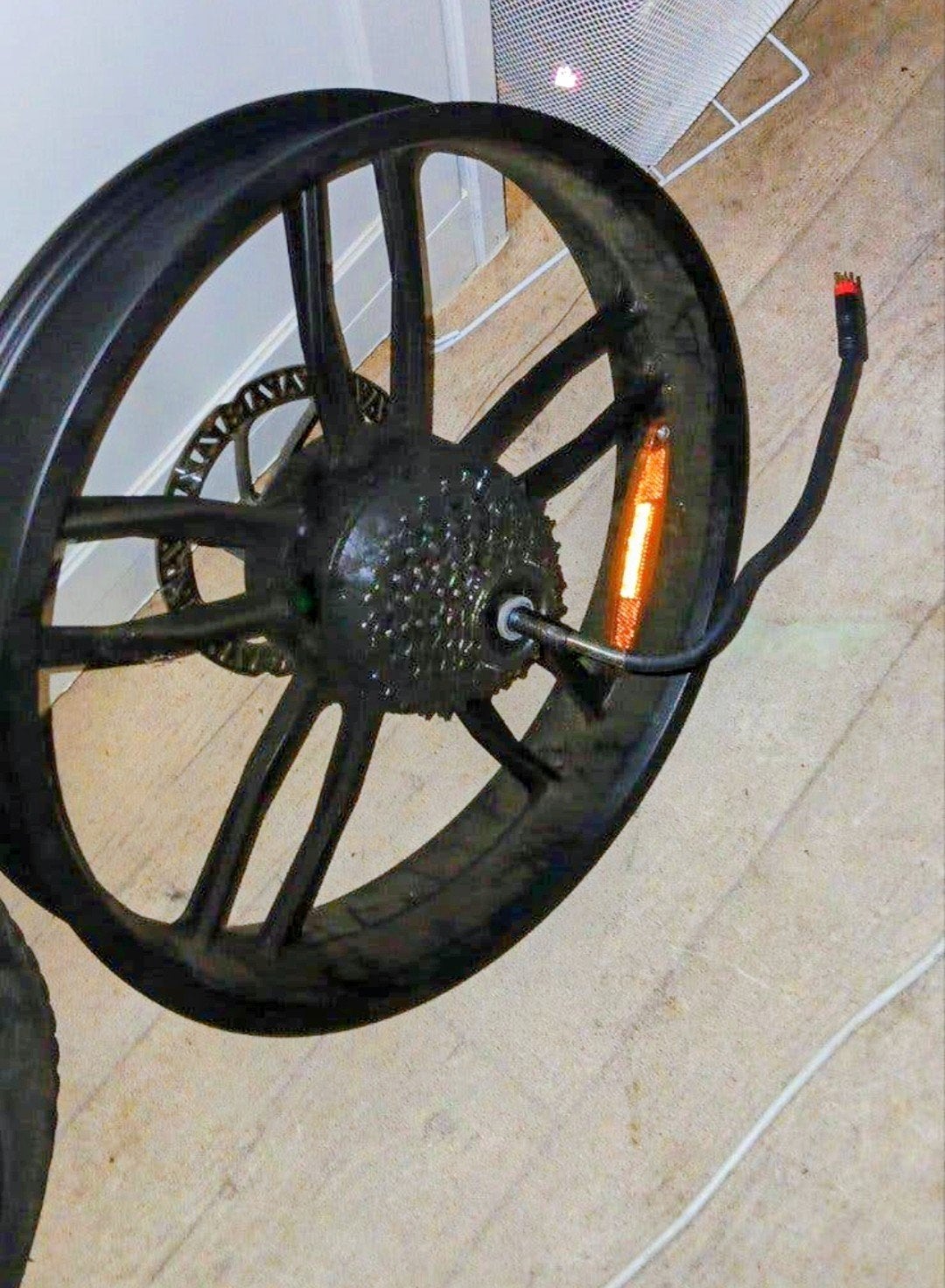 Achterwiel ouxi V8, met moter, remschijf, rode stekker, 20in, Ophalen of Verzenden, Gebruikt
