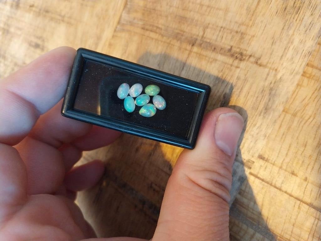 Set met mooie welo opaal cabochons, Ophalen of Verzenden, Zo goed als nieuw