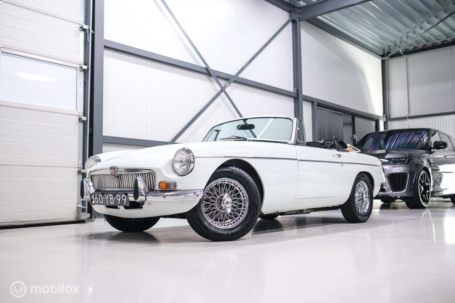 MG B 1.8 Roadster Overdrive 1973 | spaakwielen | stalen bump, Auto's, MG, B, Achterwielaandrijving, Gebruikt, Zwart