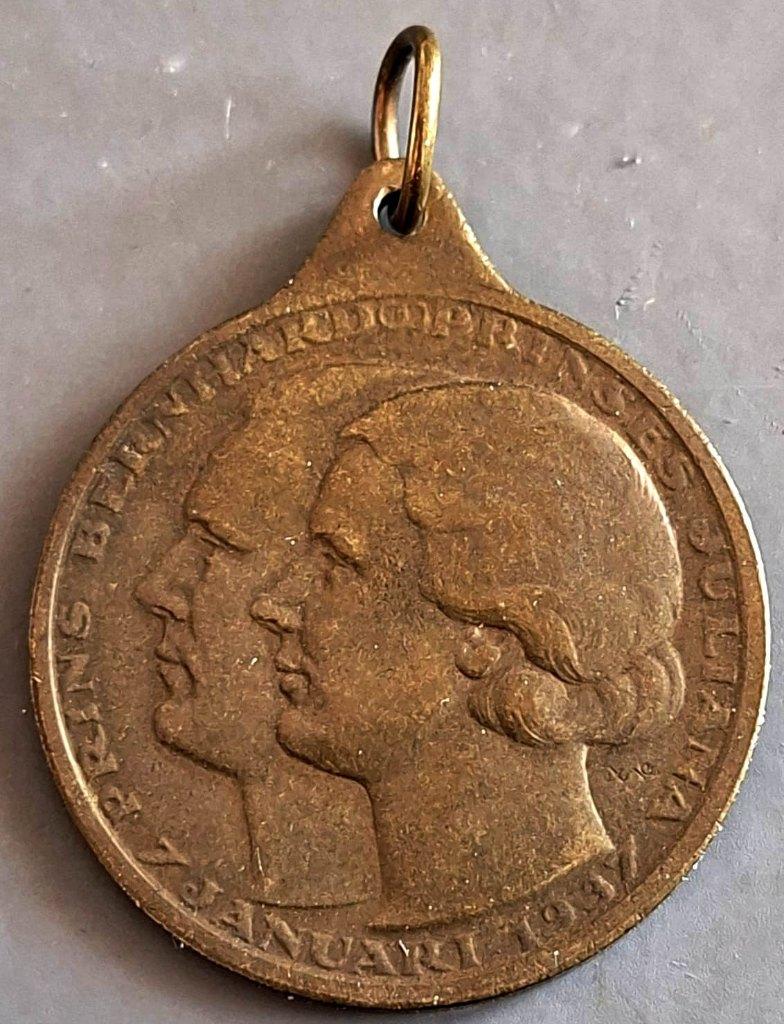 Penning Brons Huwelijk Prinses Juliana Prins Bernhard 1937, Ophalen of Verzenden, Brons, Nederland