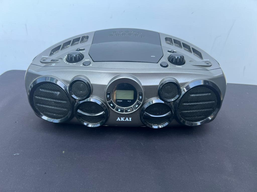 Te Koop : Akai APRC90AT MP3 Radio USB Draagbare Radio Defect, Ophalen of Verzenden, Gebruikt, Radio, Met cd-speler