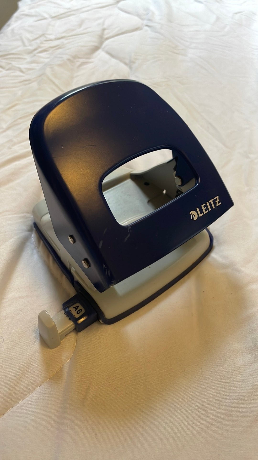 Leitz perforator 2-gaats, Ophalen of Verzenden, Zo goed als nieuw