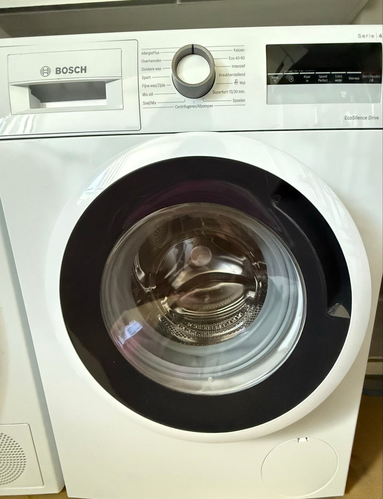 Bosch Serie 4 Wasmachine 8kg, Ophalen, 1200 tot 1600 toeren, Gebruikt, 8 tot 10 kg