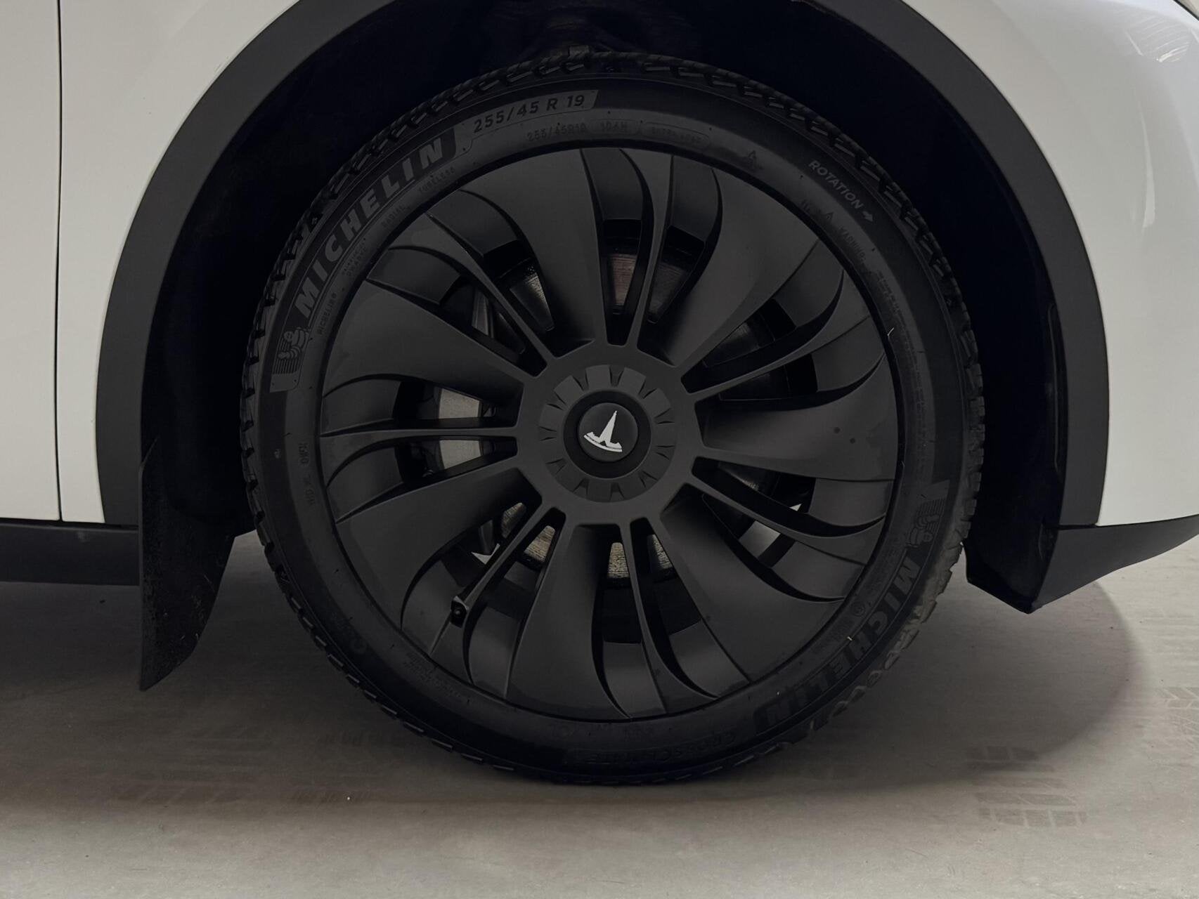 Foto 57 van Tesla Model Y RWD 58 kWh 92% SOH Black Edition Trekhaak FSD