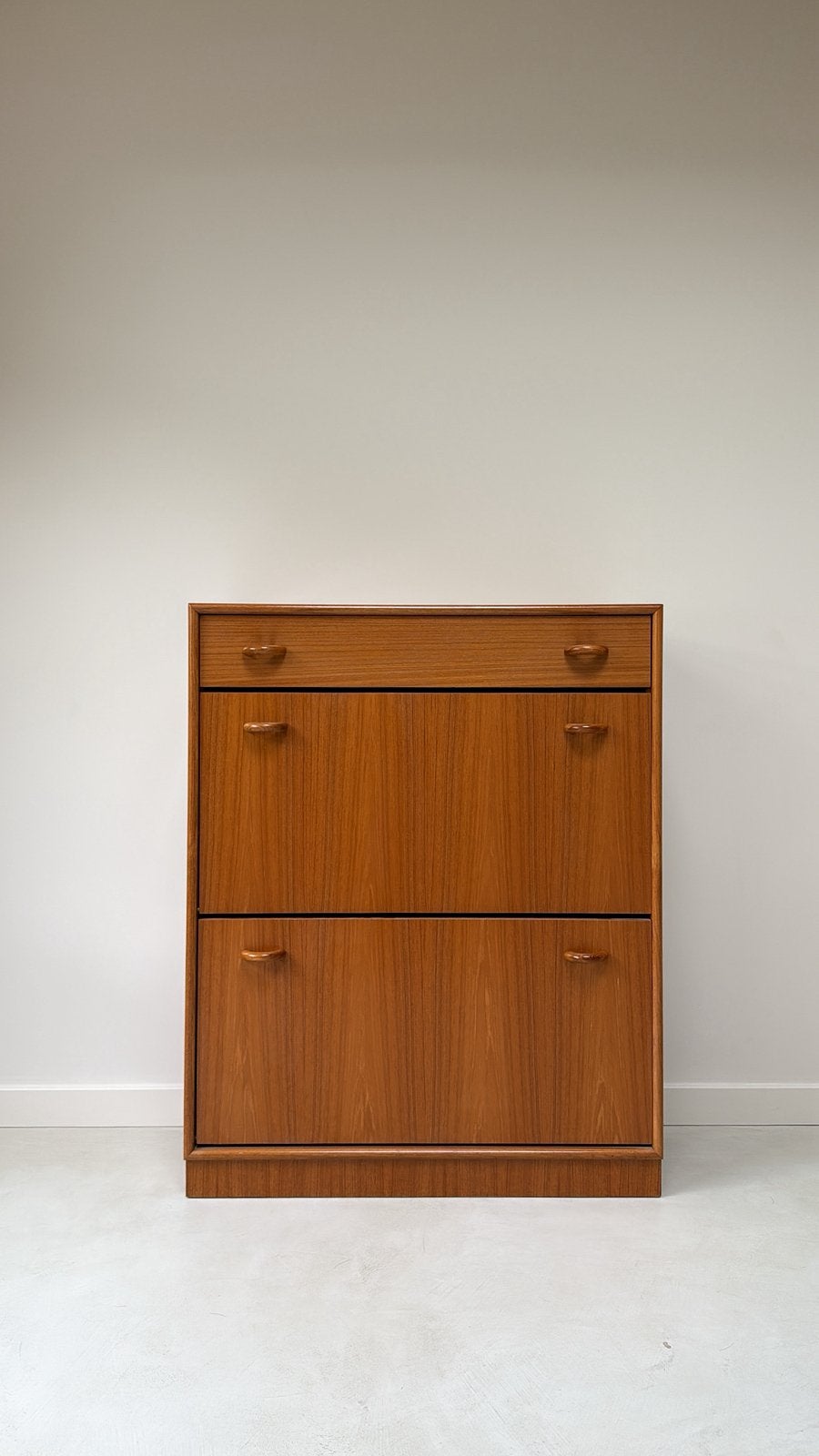 Vintage houten kast / schoenekast, Ophalen, Vintage, Zo goed als nieuw, Nvt