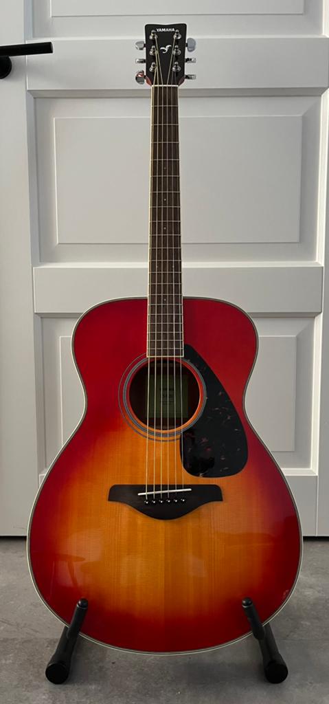Yamaha FS820 Autumn Burst, Muziek en Instrumenten, Snaarinstrumenten | Gitaren | Akoestisch, Ophalen, Zo goed als nieuw, Western- of Steelstringgitaar
