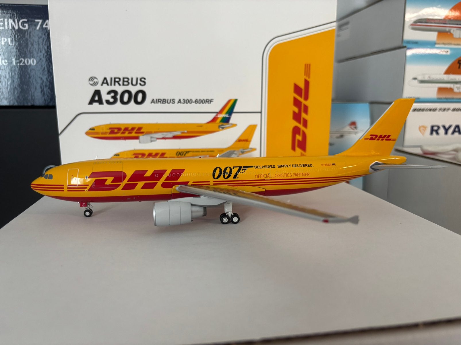 JC Wings DHL Airbus A300 1/200, Ophalen of Verzenden, Zo goed als nieuw, Schaalmodel