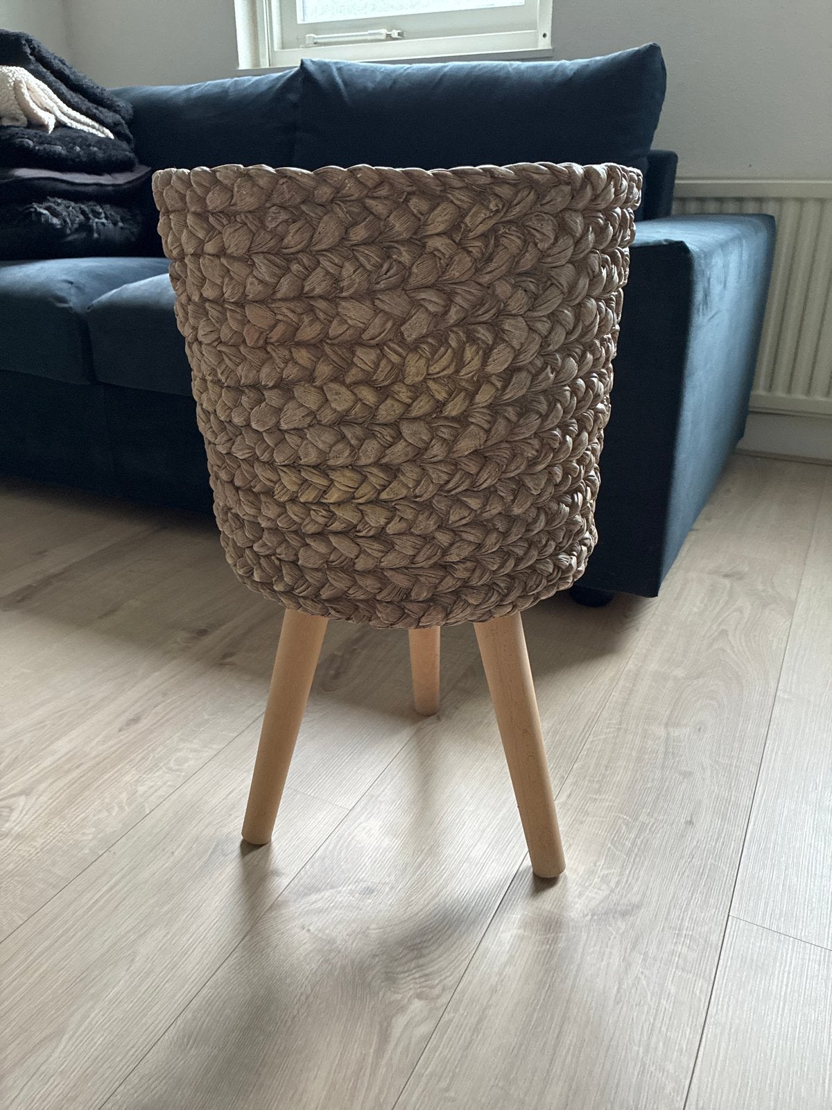 Bloempot met standaard, Rond, Binnen, Zo goed als nieuw, Terracotta