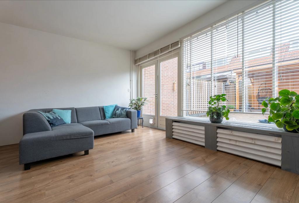 Grijze bank met lounge gedeelte, Huizen en Kamers, Rotterdam