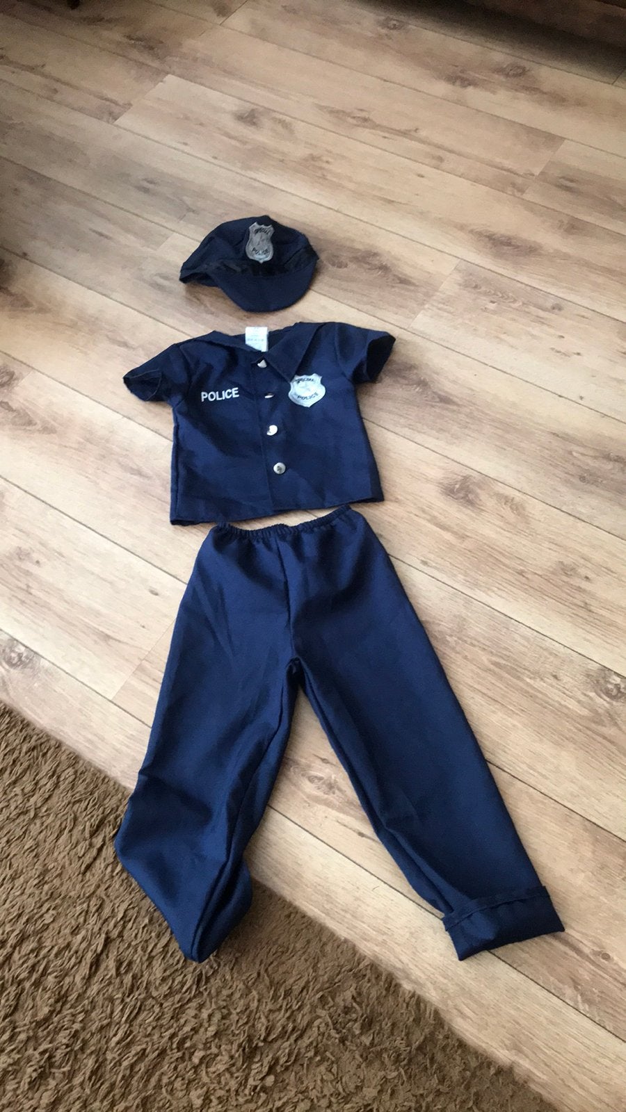 Politie pak met embleem, en pet, 3 tot 4 jaar, Kinderen en Baby's, Carnavalskleding en Verkleedspullen, Ophalen of Verzenden, Zo goed als nieuw