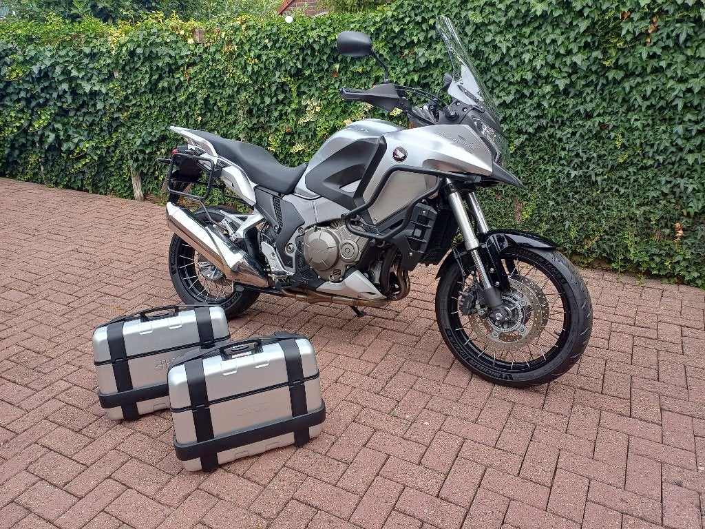 GIVI Zijkoffers Honda Crosstourer VFR1200X TRK33 PLR1110, Ophalen, Zo goed als nieuw