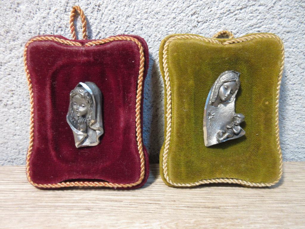 Antieke fluwelen lijsten met Maria, Antiek en Kunst, Antiek | Religie, Ophalen of Verzenden