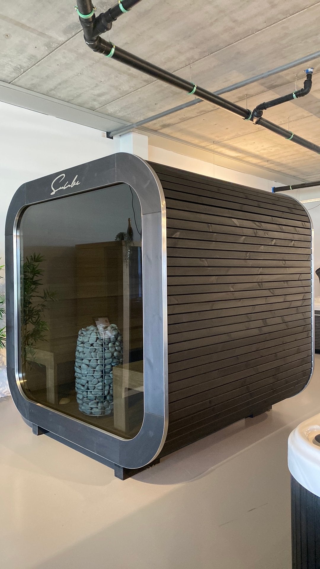 Suncube Design Vrijstaande Buitensauna Showmodel, Verzenden, Zo goed als nieuw, Fins of Traditioneel, Complete sauna