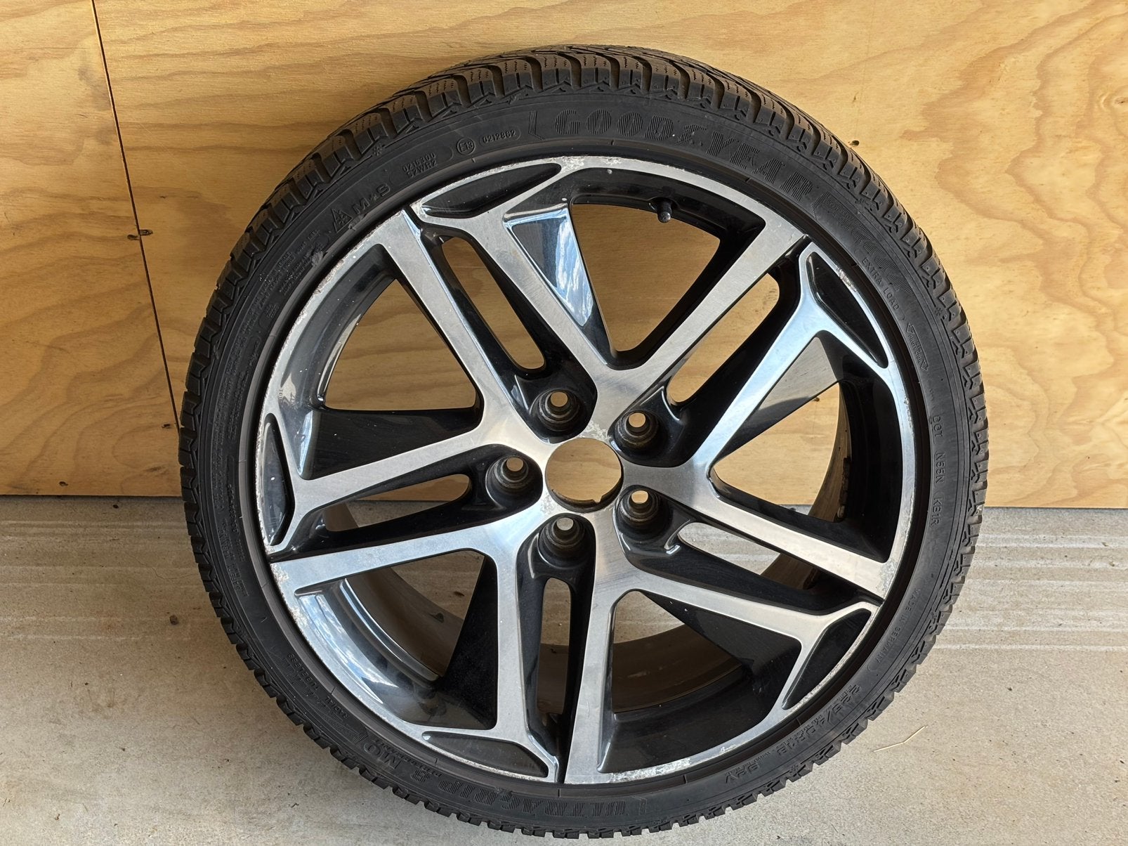 Originele 18” Peugeot 308 Saphir Noir velgen, Ophalen, 18 inch, Gebruikt, Banden en Velgen