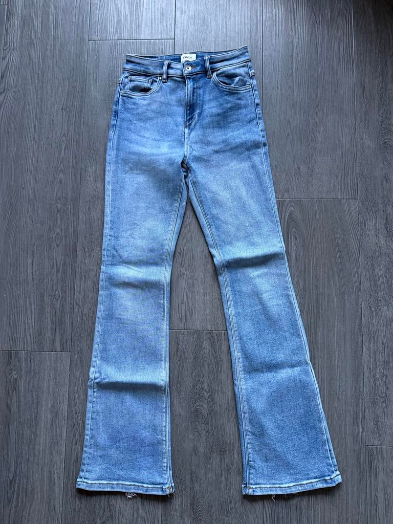 Only flared jeans, maat 27/32, ZGAN!, Ophalen of Verzenden, Zo goed als nieuw, Blauw, W27 (confectie 34) of kleiner