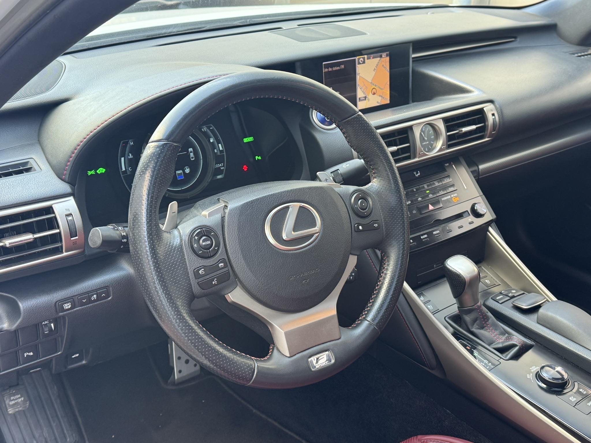 Lexus IS 300h F Sport Edition Dakraam Memory Stoelkoeling, Auto's, Euro 5, Achterwielaandrijving, Gebruikt, 223 pk