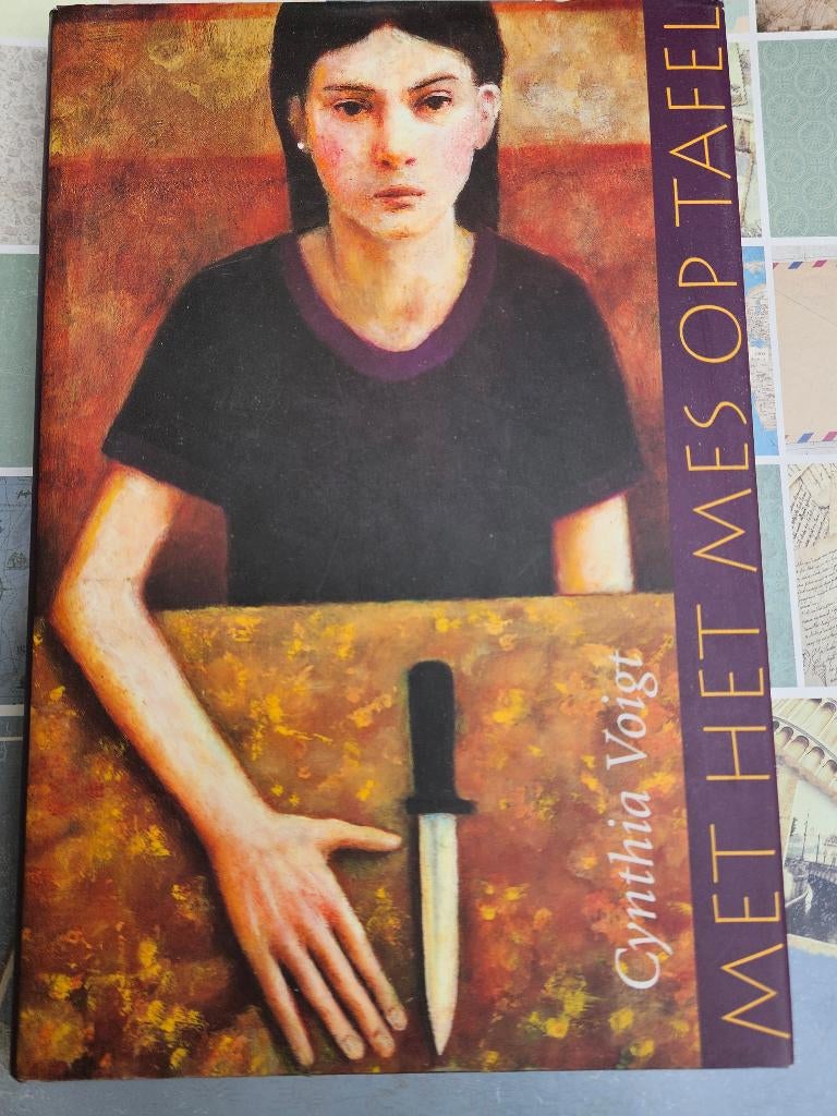 Cynthia Voigt - met het mes op tafel, Ophalen of Verzenden, Zo goed als nieuw