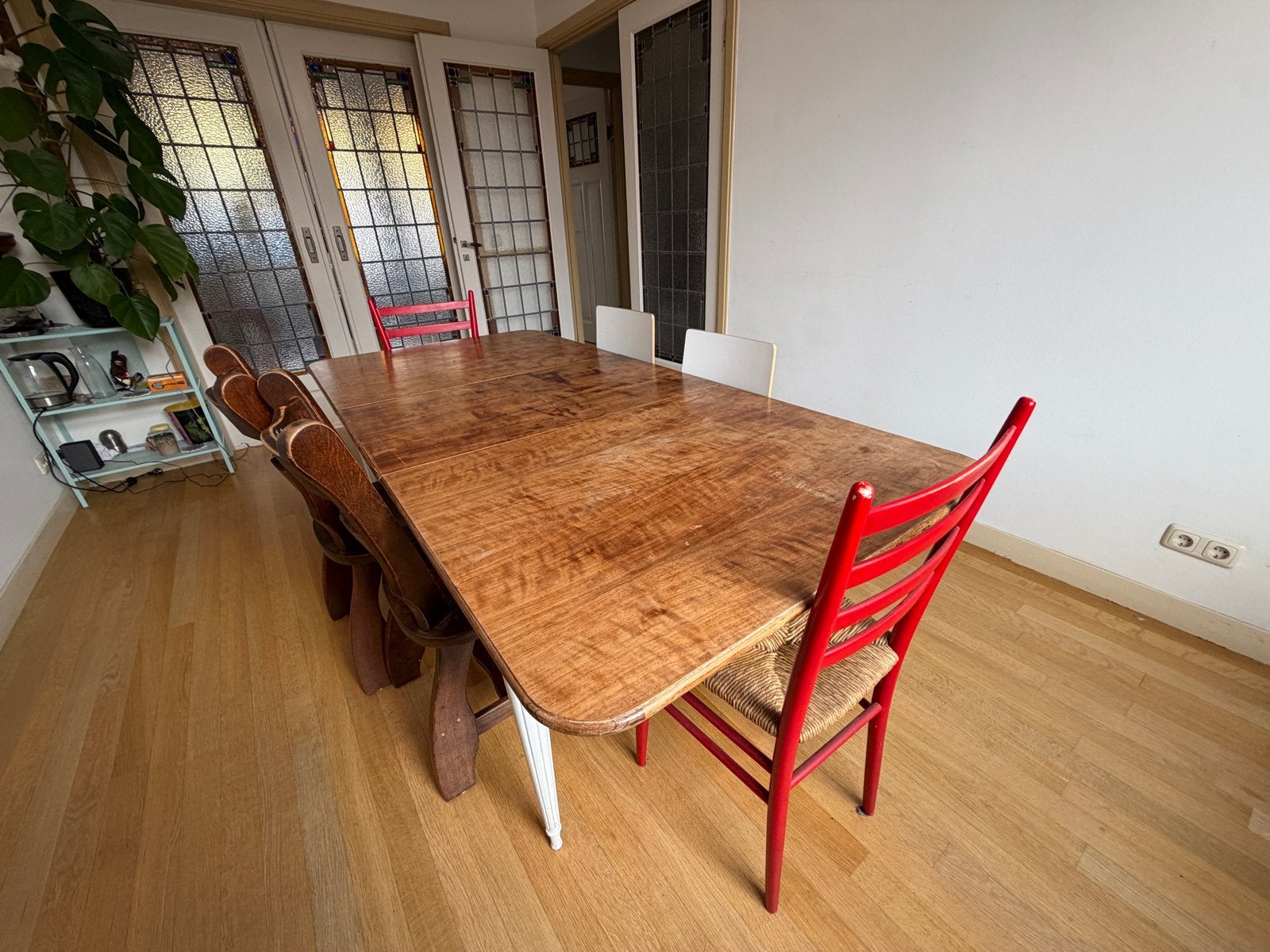Extendible dining table with 6 vintage chairs & 2 cusions, Ophalen, Gebruikt, 50 tot 100 cm, Vijf personen of meer