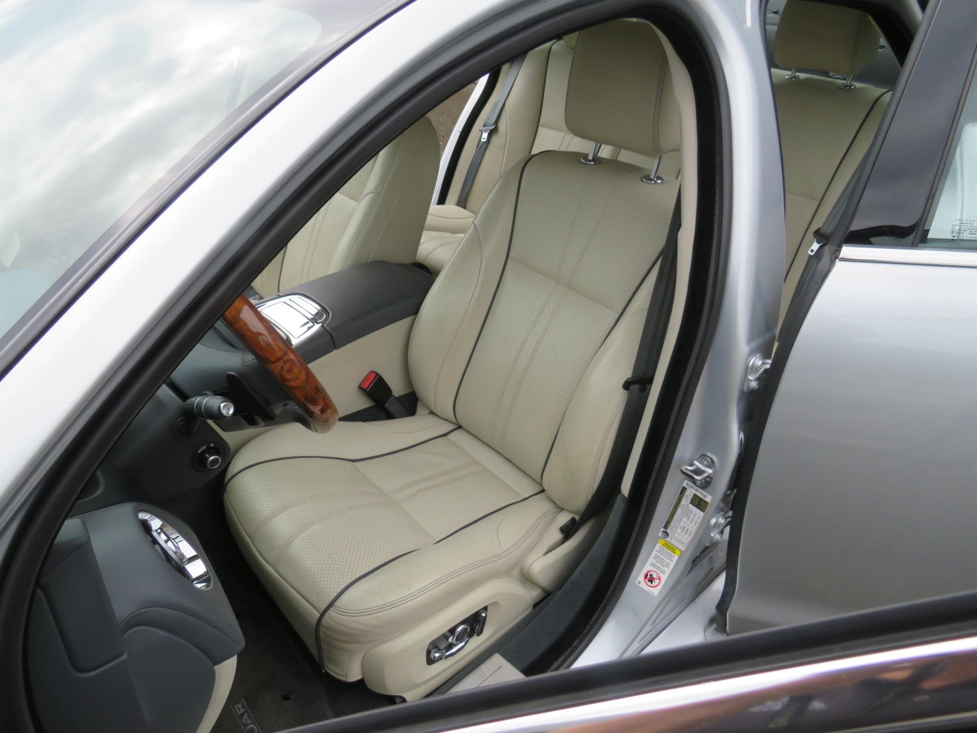 Jaguar XJR 5.0 V8 SC, Auto's, Automaat, Dealer onderhouden, Achterwielaandrijving, 8 cilinders