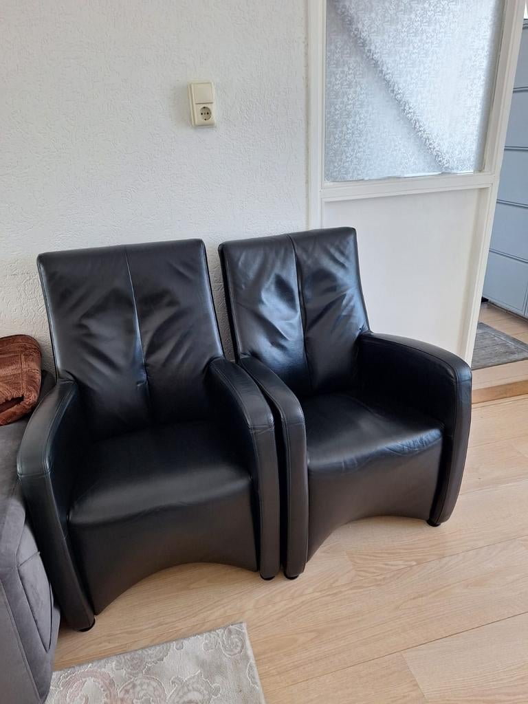 Twee zwarte leren stoelen, Huis en Inrichting, Stoelen, Ophalen