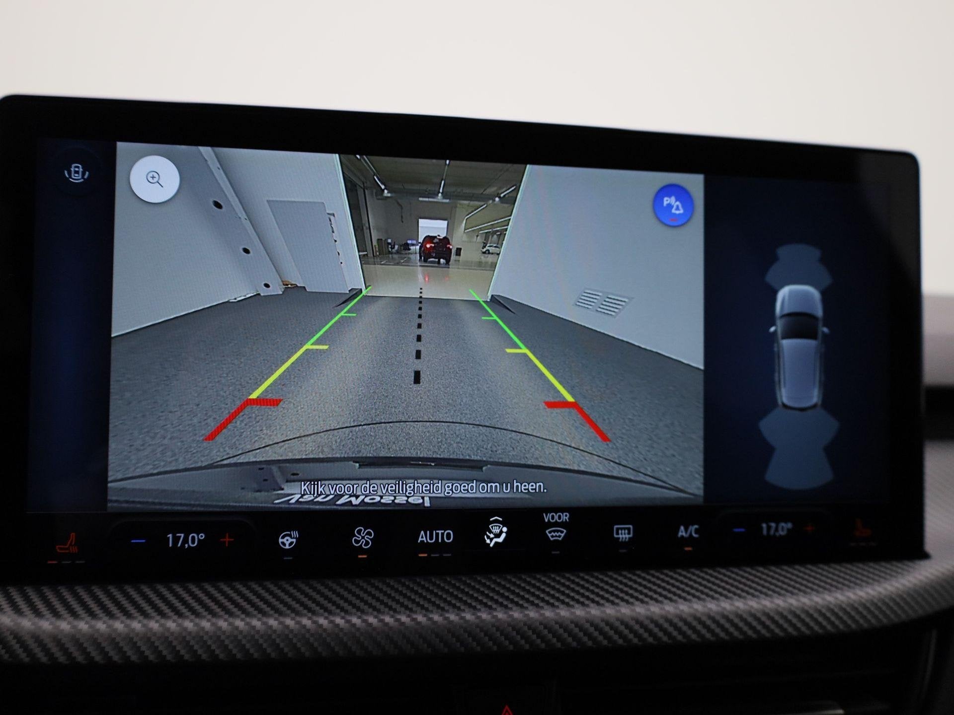 Foto 33 van Ford Kuga 2.5 PHEV ST-Line | Head up display | Camera achter