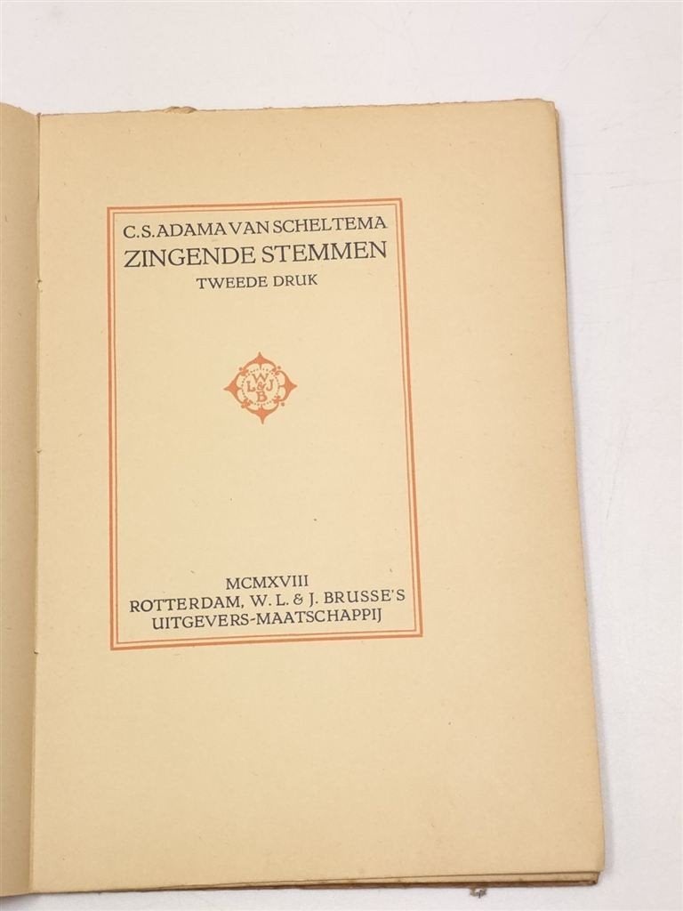 Zingende Stemmen — Adama van Scheltema, Brusse 1918, Boeken, Ophalen of Verzenden, Gelezen
