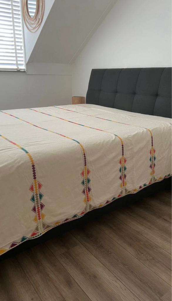 Bedsprei zara home, Ophalen, Zo goed als nieuw, Eenpersoons, Kussen