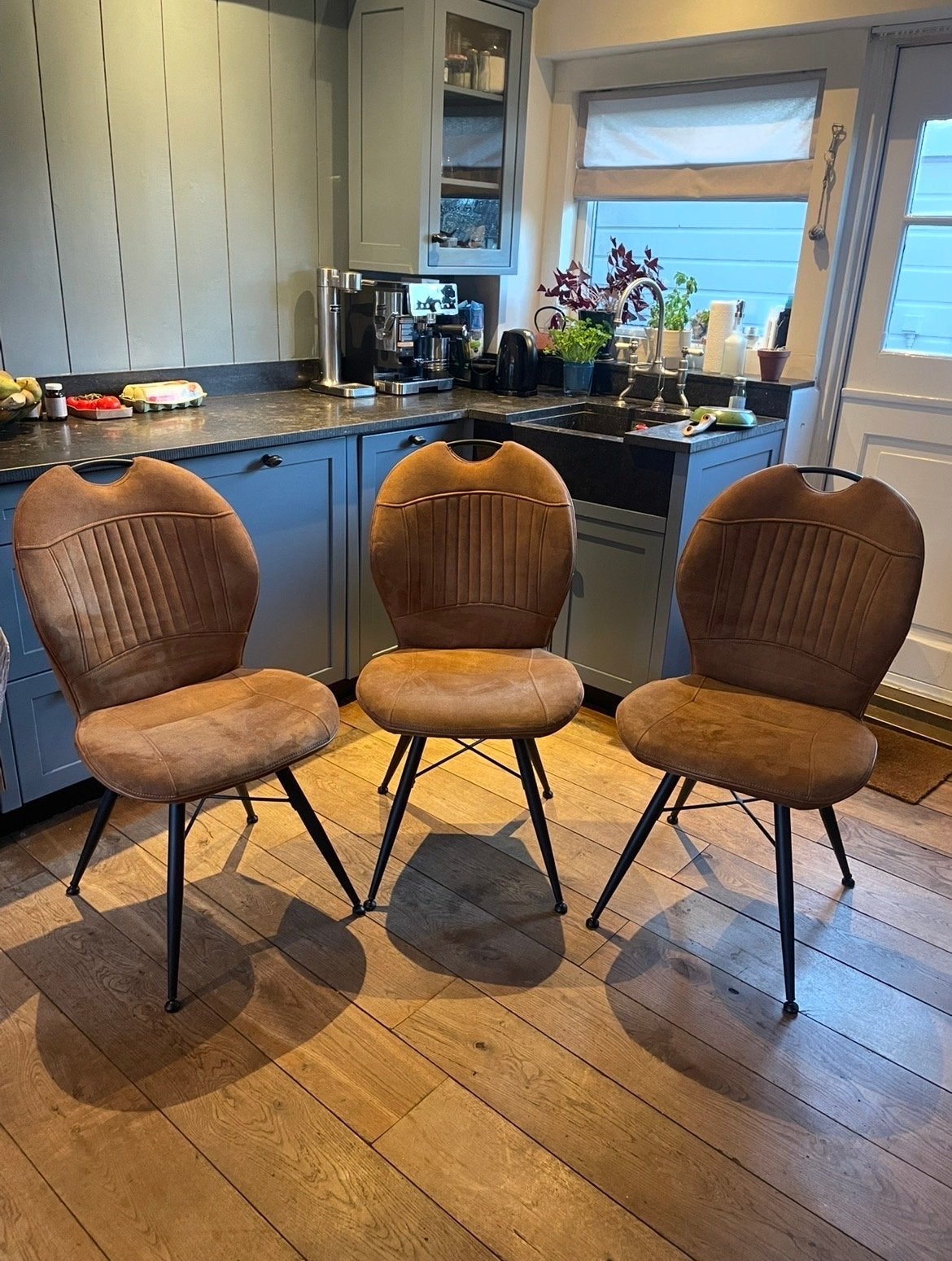 Set van 3 bruine eetkamerstoelen, Ophalen, Gebruikt, Stof, Drie