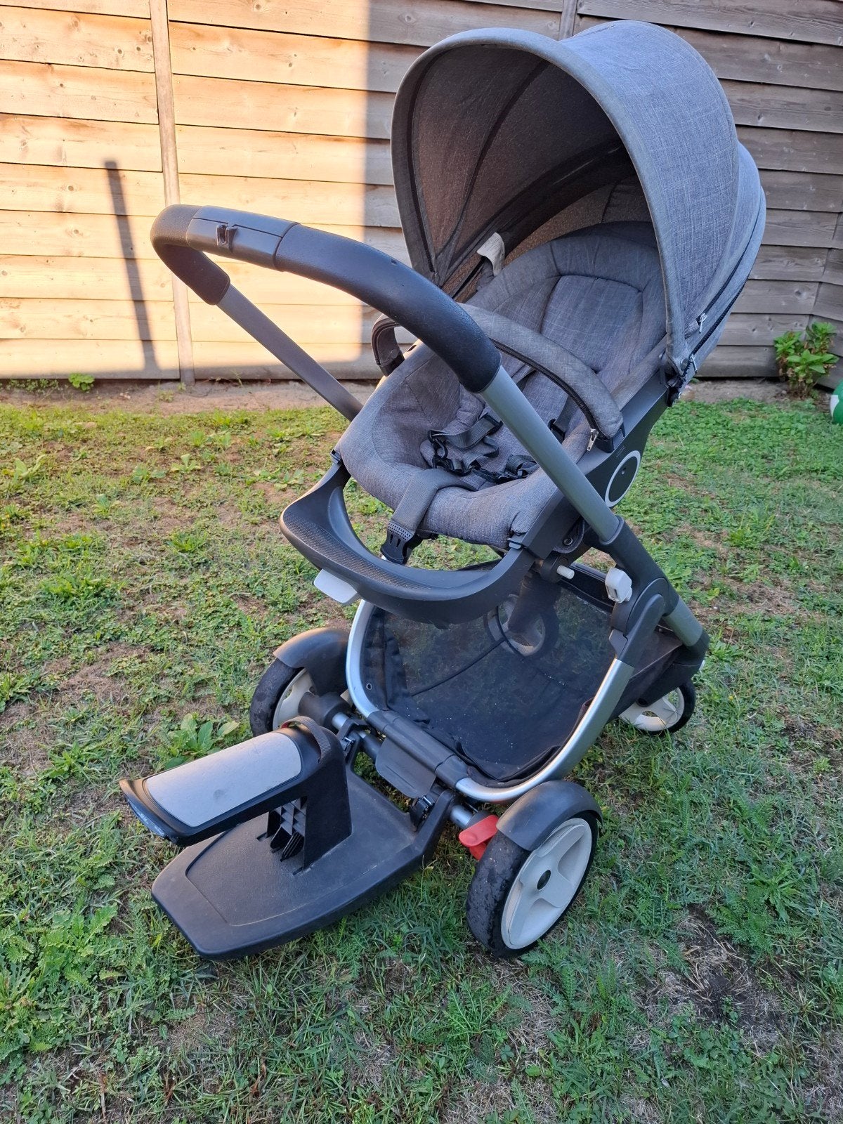 degelijke Stokke kinderwagen/reiswieg/zitplankje te koop, Gebruikt, Combiwagen, Verstelbare duwstang, Ophalen